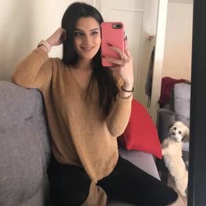 Meet your Posher, Alaisa